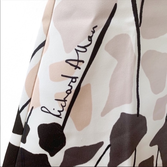 Richard Allan x H&M
Size 4 Casual Skirt - Picture 3 of 9